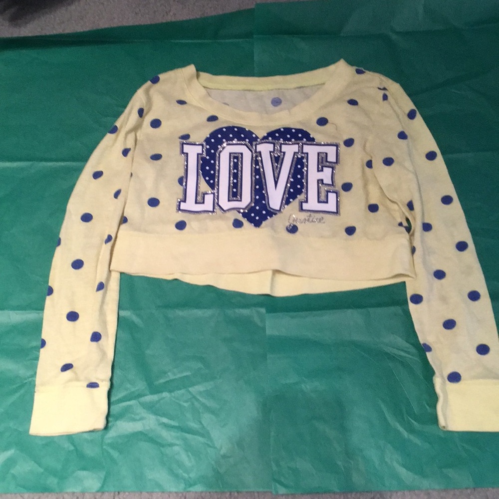 Crop long sleeve.